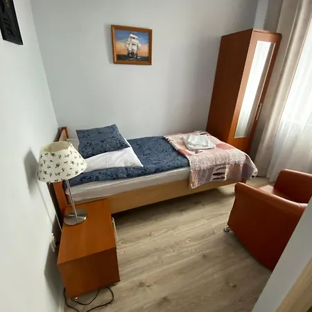 Bed and Breakfast Altona 3*