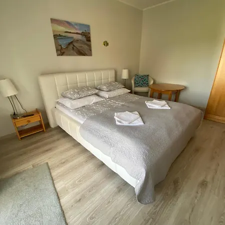 Bed and Breakfast Altona 3*