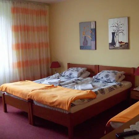 Bed and Breakfast Altona 3*